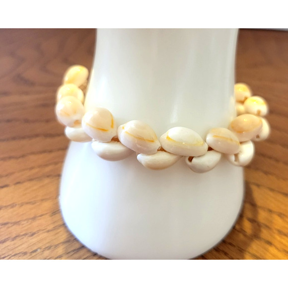 Vtg Cowrie Shells Beach Coastal Tropical Hawaiian Jewelry Bracelet Handmade - Picture 1 of 9